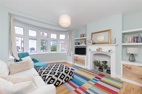 18 Woodvale Avenue, London, SE25 4AE