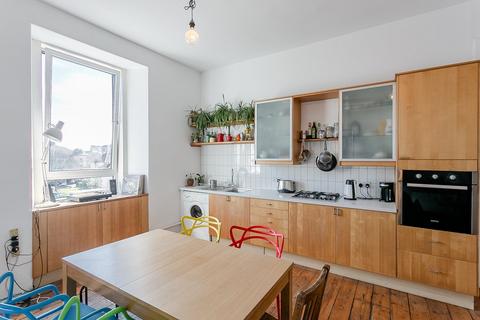 295/9 Easter Road, Edinburgh, EH6 8LH