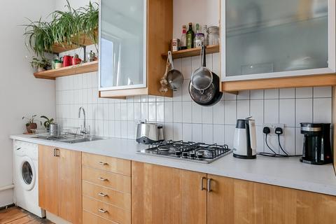 295/9 Easter Road, Edinburgh, EH6 8LH