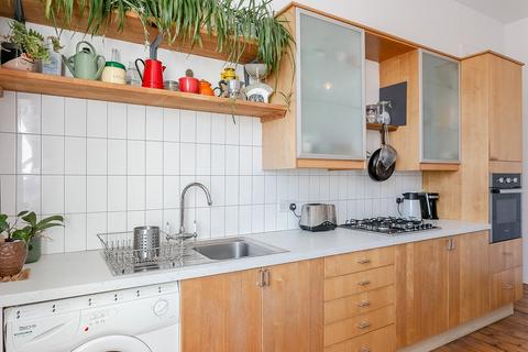 295/9 Easter Road, Edinburgh, EH6 8LH