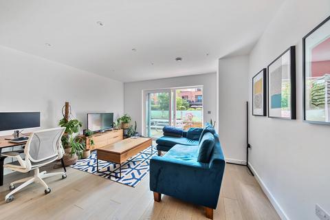1 bedroom apartment for sale, Thonrey Close, Colindale Gardens, Colindale, NW9