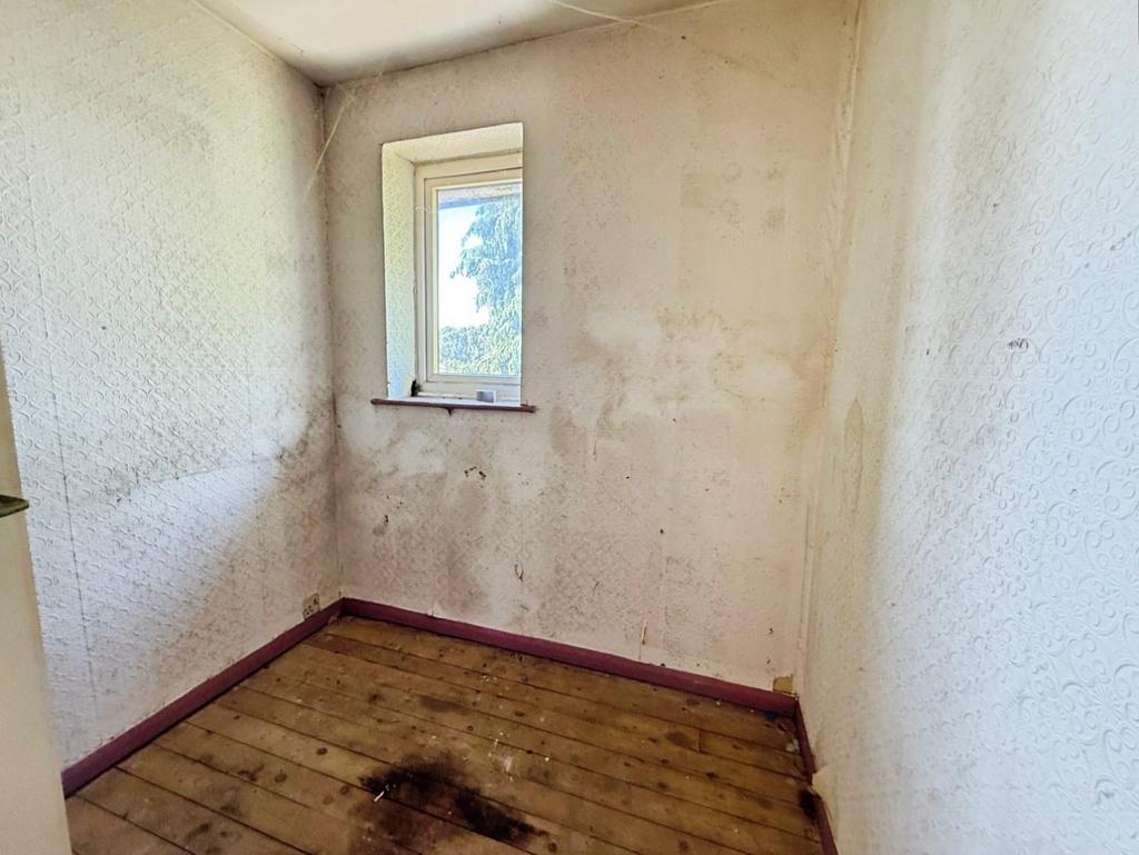 682b43c9-bedroom 203.jpeg
