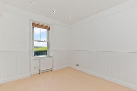 3 bedroom flat to rent, Kirk Brae, Liberton, Edinburgh, EH16