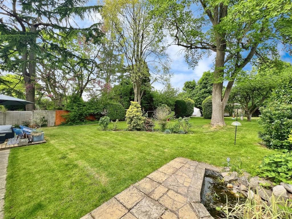 361e867a-garden 201.jpg
