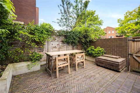 3 Moye Close, London, E2 8QN