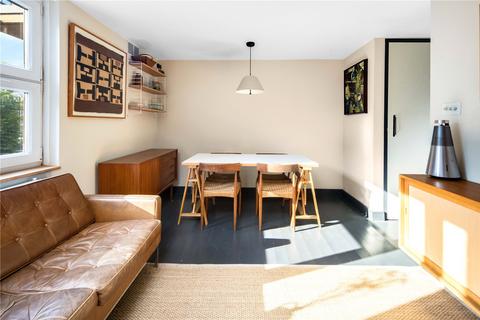 3 Moye Close, London, E2 8QN