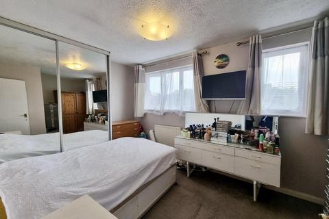 92 Kelvin Gardens, Croydon, CR0 4UR