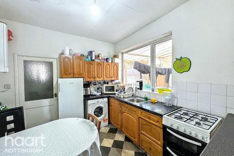 5 bedroom end of terrace house for sale, Hazelwood Road, Nottingham