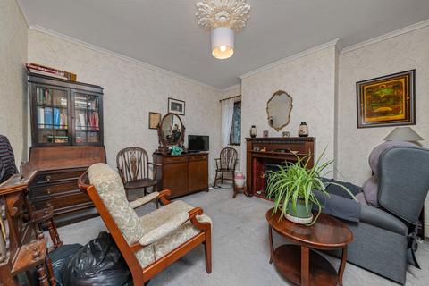 3 bedroom detached house for sale, Barton Road, KETTERING NN15