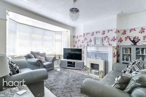 70 Laurel Crescent, Romford, RM7 0RT