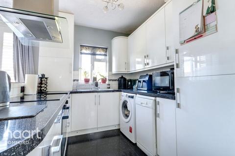70 Laurel Crescent, Romford, RM7 0RT