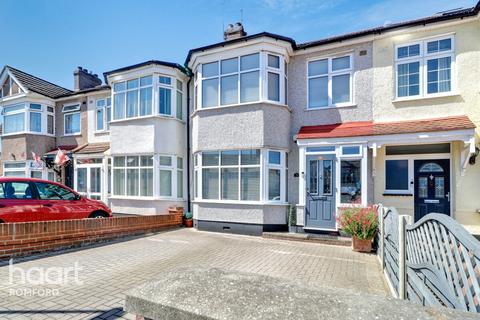 3 bedroom terraced house for sale, Laurel Crescent, Romford