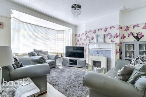 3 bedroom terraced house for sale, Laurel Crescent, Romford