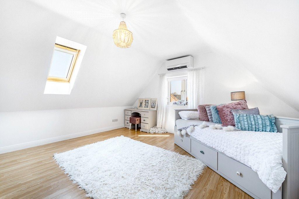 Bedroom 2nd Floor