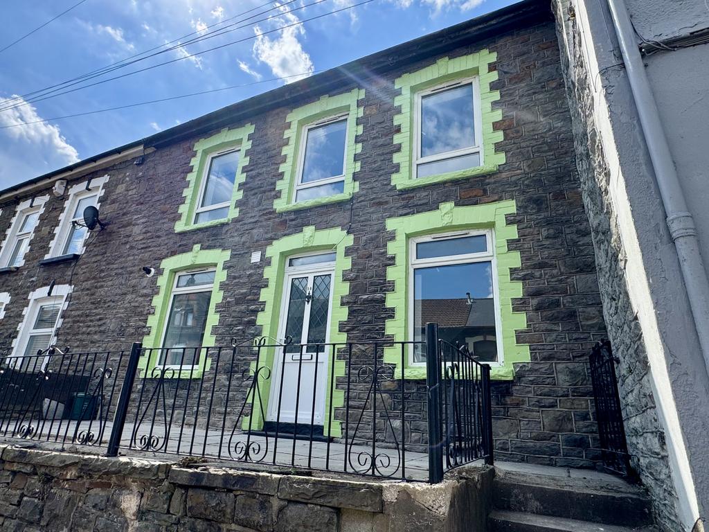 Three Bedroom Family Home in Ynyshir Road