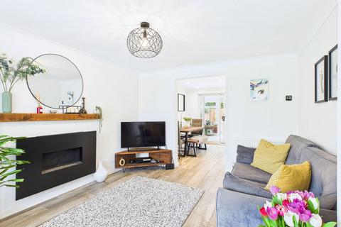 6 Bilberry Close, Attleborough, NR17 1QS