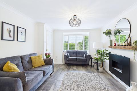 6 Bilberry Close, Attleborough, NR17 1QS