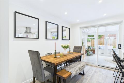6 Bilberry Close, Attleborough, NR17 1QS