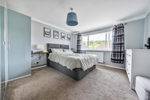 17 Appledore Avenue, Nottingham, NG8 2RE