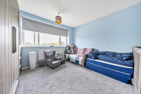 17 Appledore Avenue, Nottingham, NG8 2RE