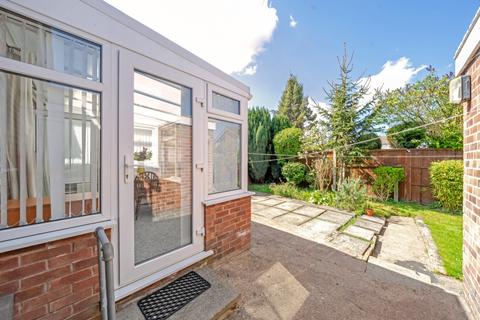 2 bedroom detached bungalow for sale, Edenbridge Court, Nottingham NG8