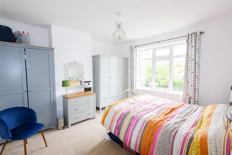 63 Clotherholme Road, Ripon, HG4 2DE