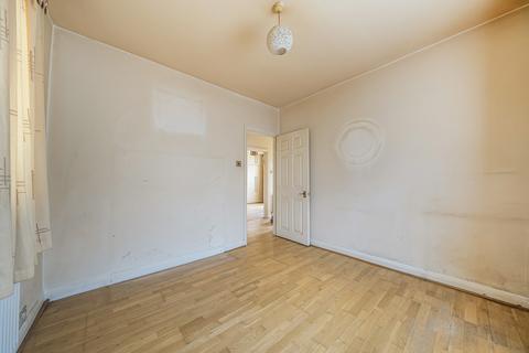 2 bedroom ground floor maisonette for sale, Brook Lodge, Brook Avenue, Edgware, Greater London. HA8 9XD