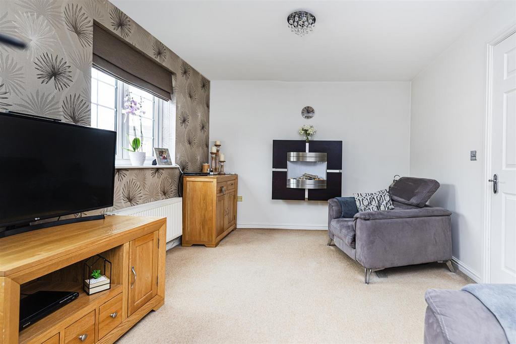 Bramleys Estate Agents - Tithefields (17).jpg