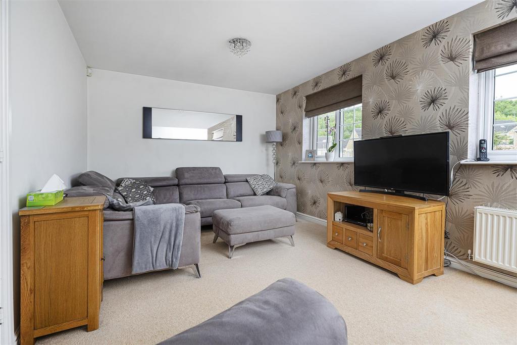 Bramleys Estate Agents - Tithefields (16).jpg