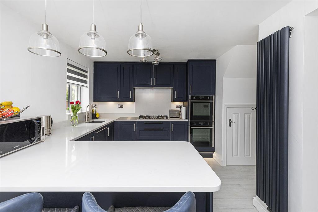 Bramleys Estate Agents - Tithefields (6).jpg