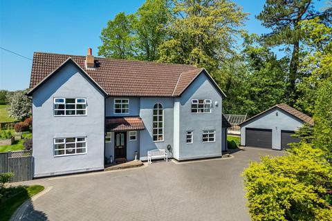 16 Castle Close, Middleton St George, Darlington, DL2 1DE