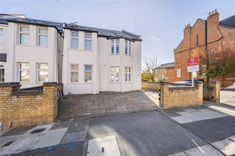 Kenilworth Avenue, London, SW19