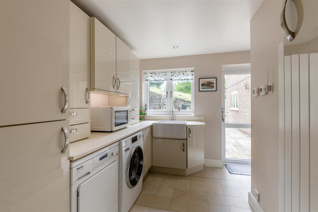 8646194-interior02.jpg