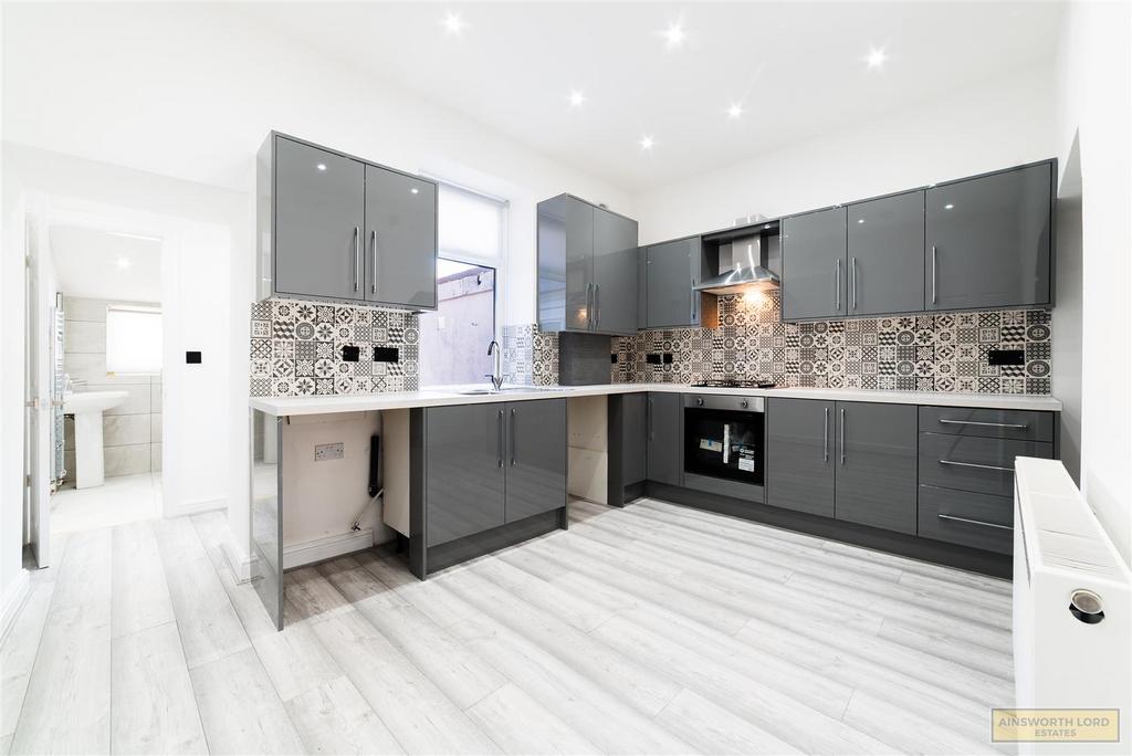 Large kitchen / diner