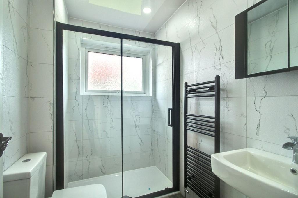 Shower Hall