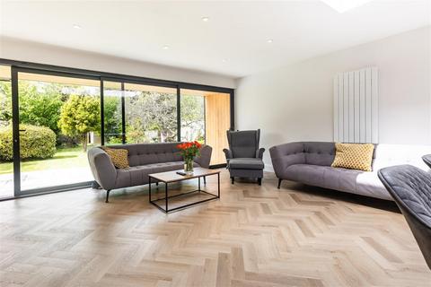11 Lynceley Grange, Epping, CM16 6RA