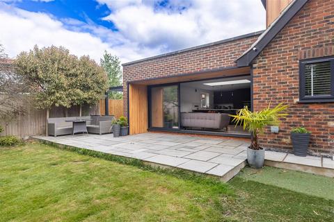 11 Lynceley Grange, Epping, CM16 6RA