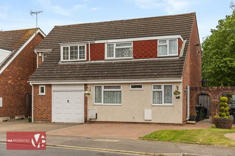 4 bedroom semi-detached house for sale, Buryholme, Broxbourne EN10