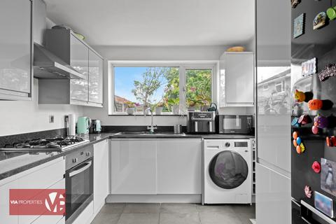 4 bedroom semi-detached house for sale, Buryholme, Broxbourne EN10