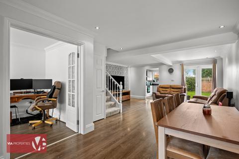 4 bedroom semi-detached house for sale, Buryholme, Broxbourne EN10