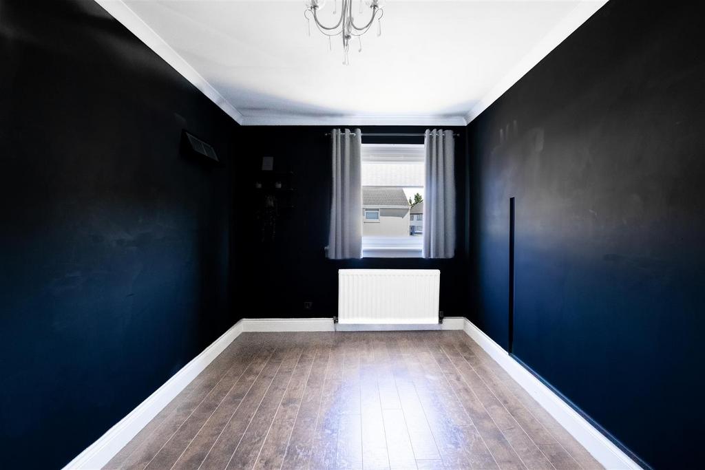 Bedroom..jpg