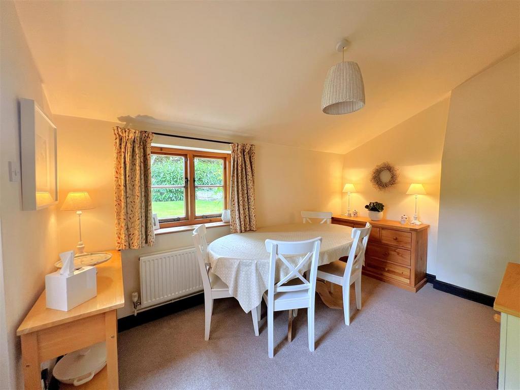 Breakfast Room.jpg