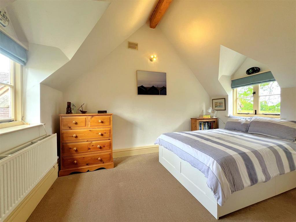 Bedroom 2 L.jpg