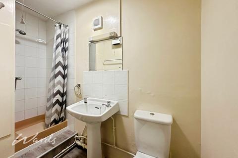 Studio to rent, Tonbridge Road Maidstone ME16