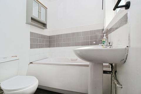 2 bedroom end of terrace house for sale, Ernests Avenue, Holland Street, Hull HU9