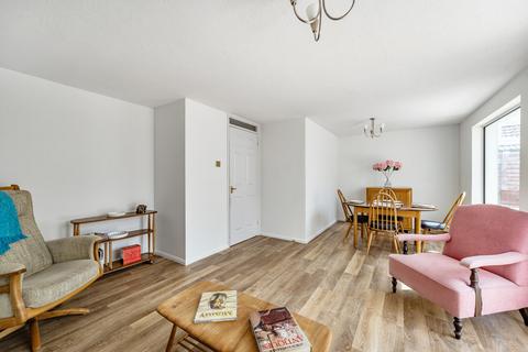 20 The Vines, Wokingham, RG41 4YY