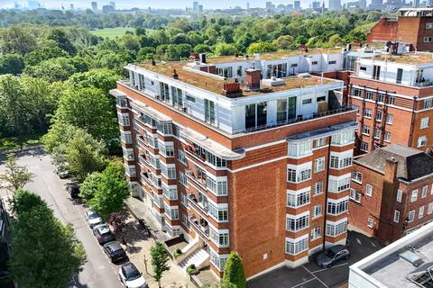 St. James's Close, Regent's Park