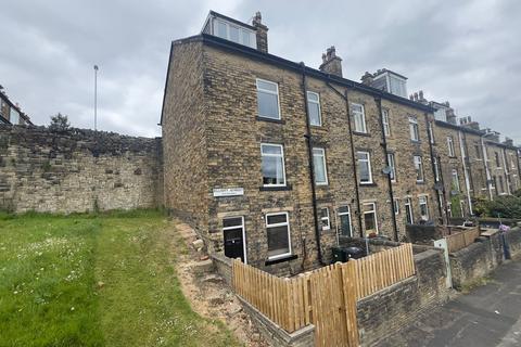 3 bedroom terraced house for sale, Elliott Street, Shipley, BD18