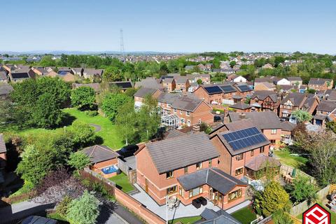4 bedroom detached house for sale, Bryn Melys, Broadlands, Bridgend, Bridgend County. CF31 5DN