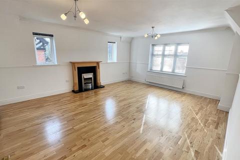 2 bedroom apartment for sale, 11 Manor Park Close, Birmingham B13